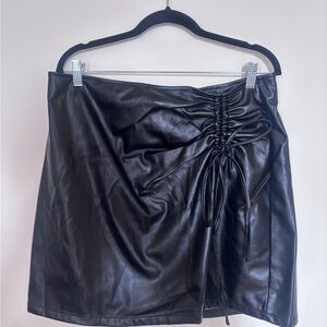 Cider Black Ruched Mini Skirt